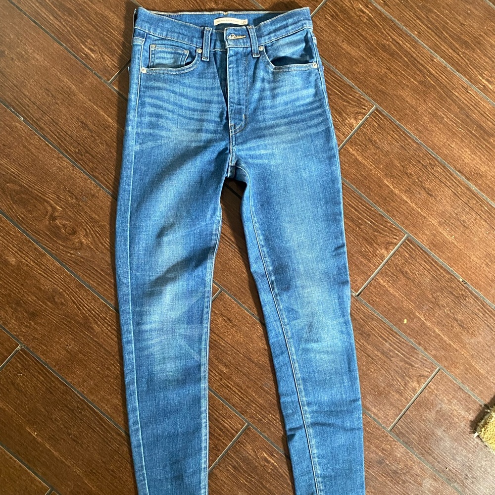 Levi jeans